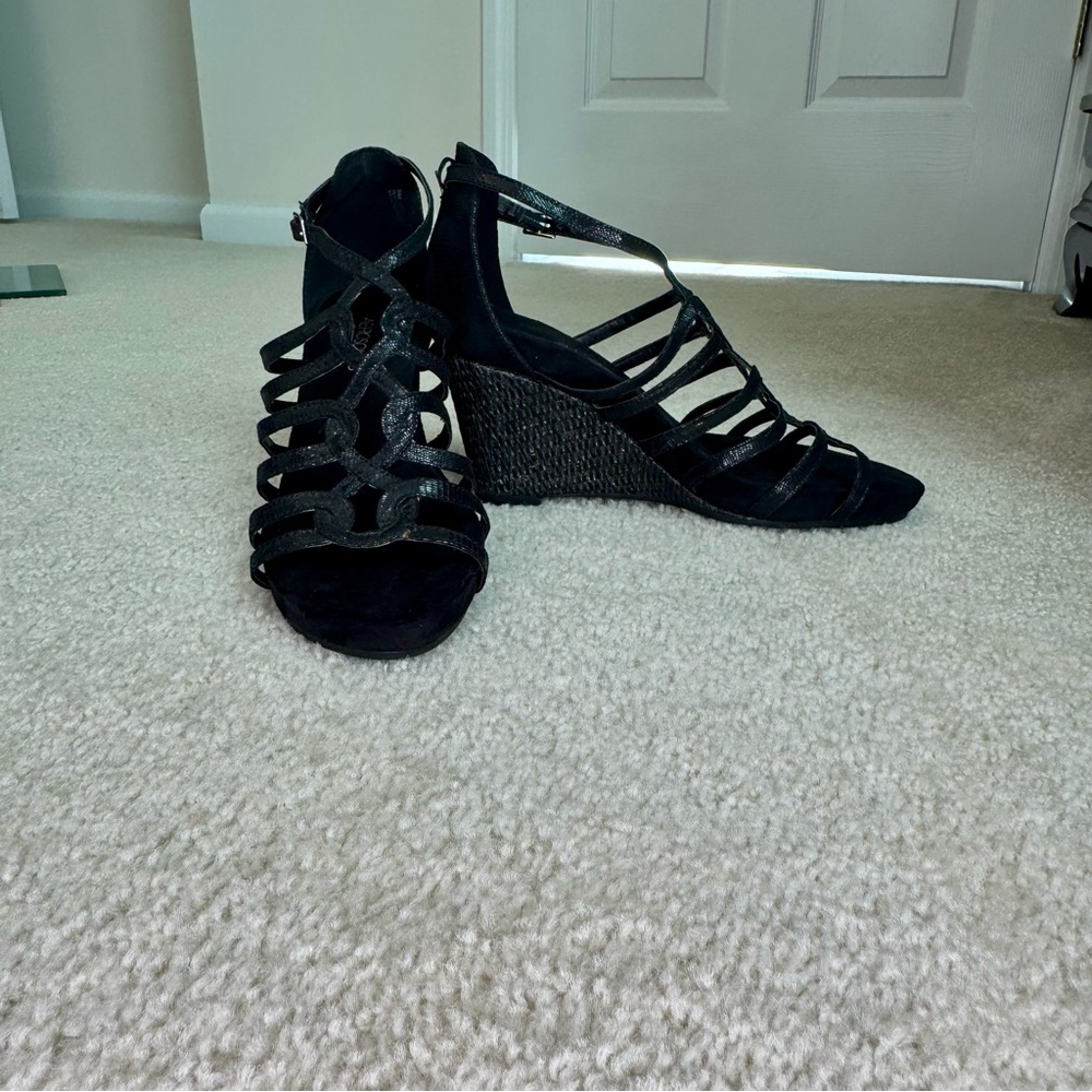 $115 Aerosoles “Great Plush” Strappy Metallic Wedge Platform Heel Sandle Black 9